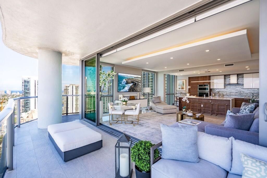 10 Terrace Into the Great Room, Natural