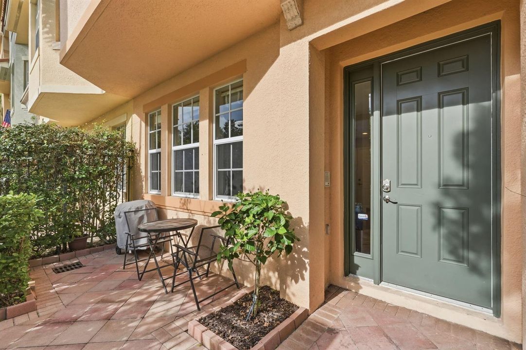 49-web-or-mls-11796_Valencia_Gardens_Ave