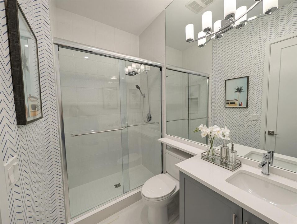 bath bedroom 3