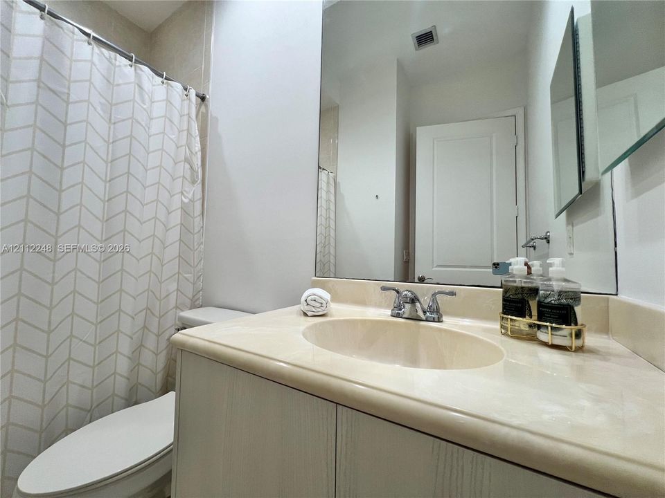 For Rent: $3,500 (3 beds, 2 baths, 1865 Square Feet)
