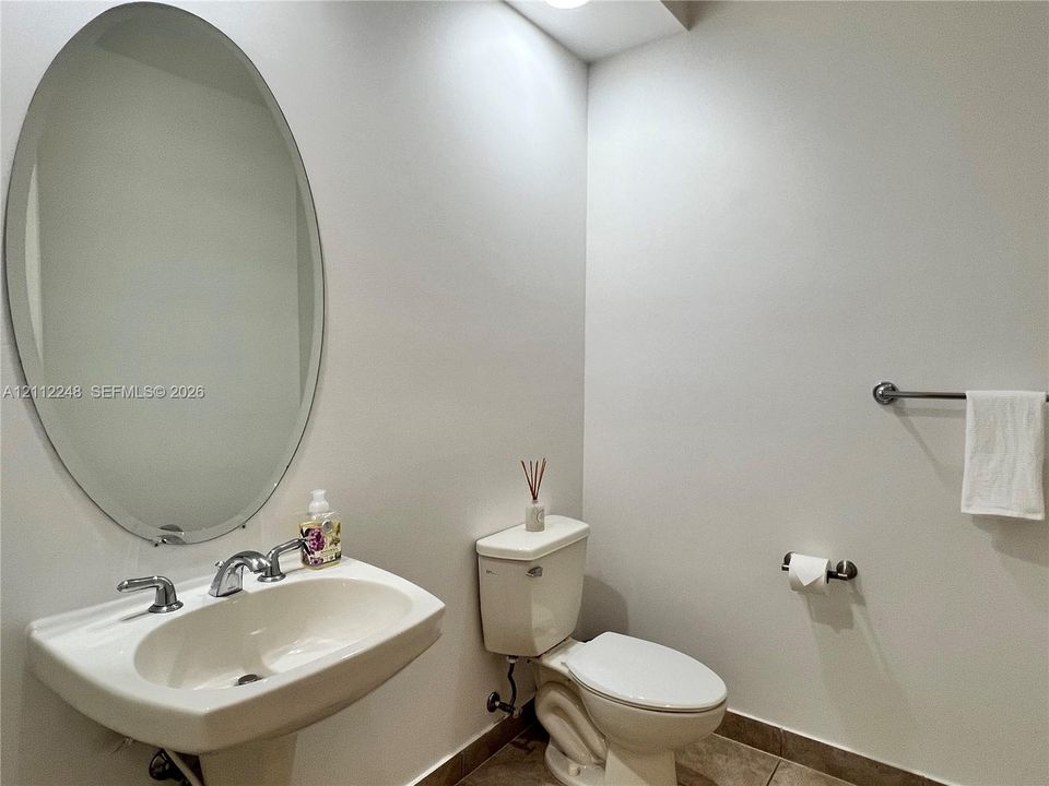 For Rent: $3,500 (3 beds, 2 baths, 1865 Square Feet)
