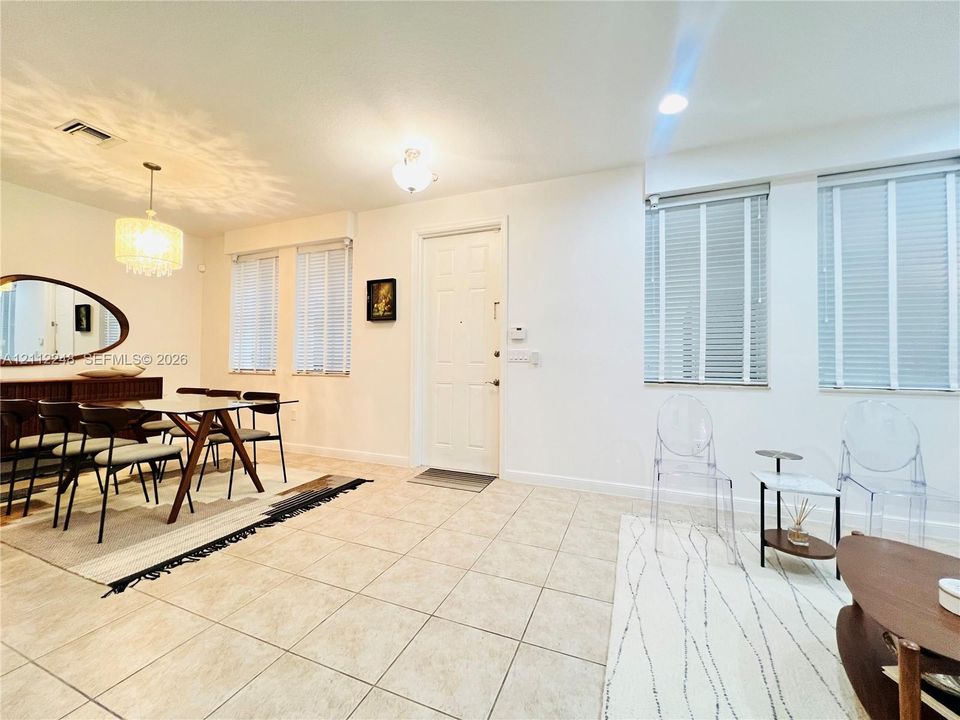 For Rent: $3,500 (3 beds, 2 baths, 1865 Square Feet)
