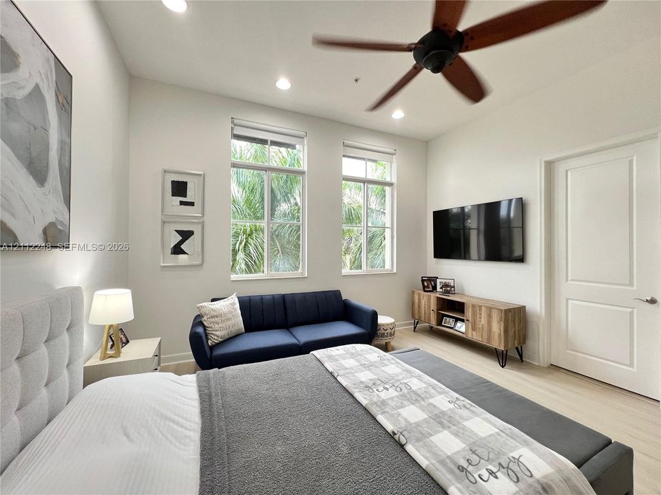 For Rent: $3,500 (3 beds, 2 baths, 1865 Square Feet)