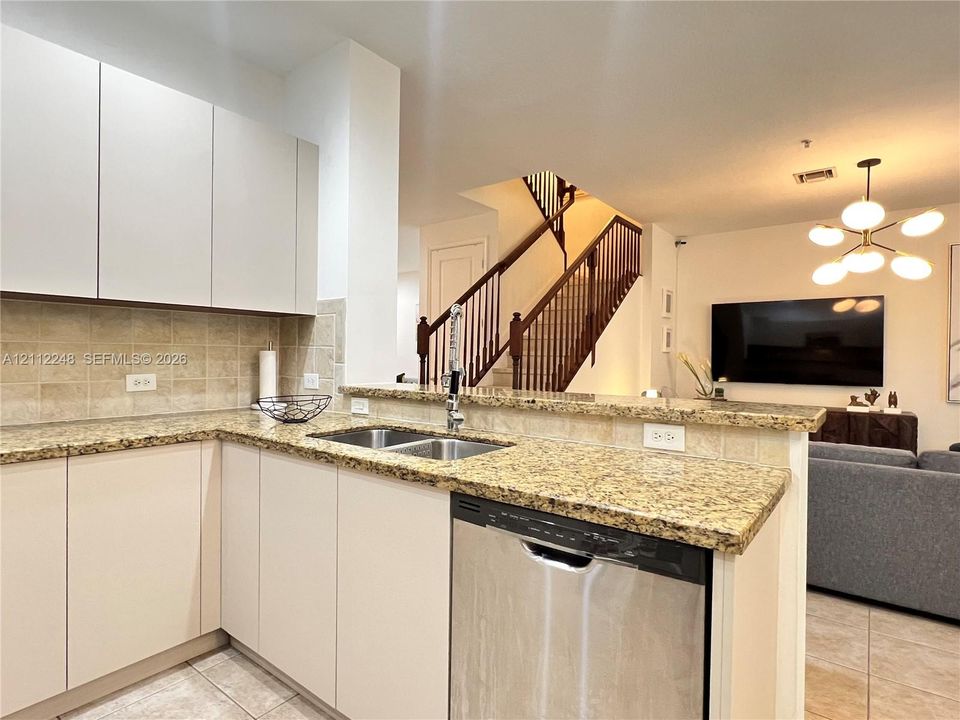 For Rent: $3,500 (3 beds, 2 baths, 1865 Square Feet)