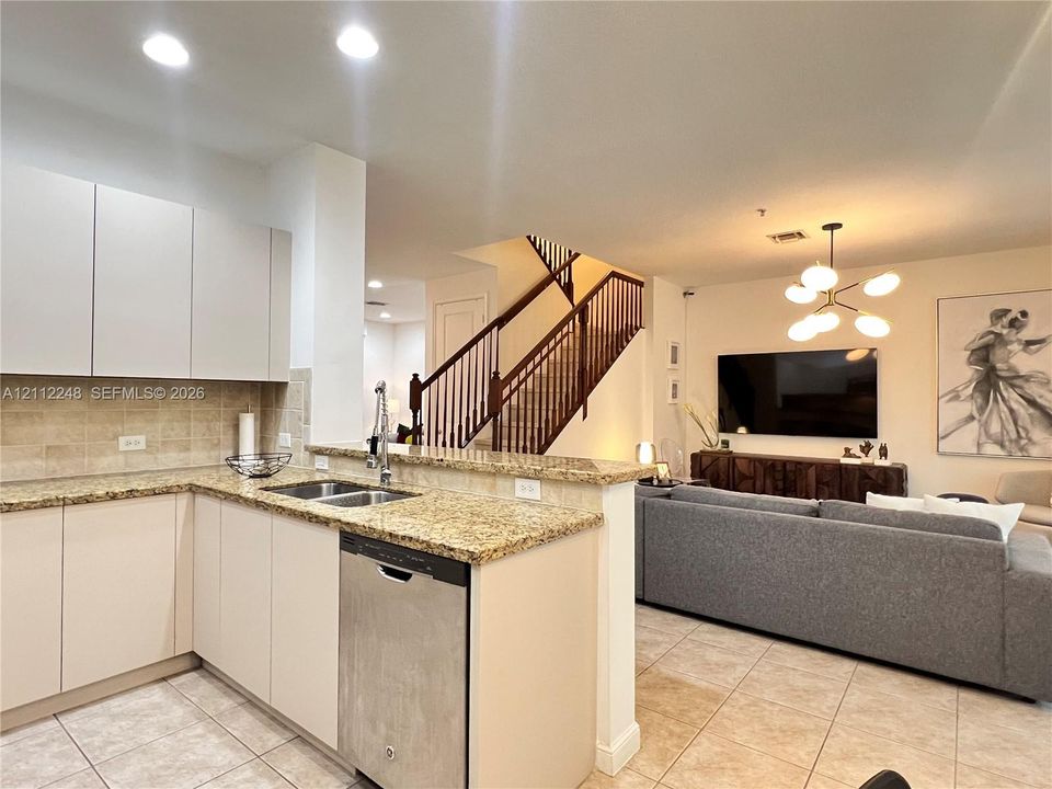 For Rent: $3,500 (3 beds, 2 baths, 1865 Square Feet)
