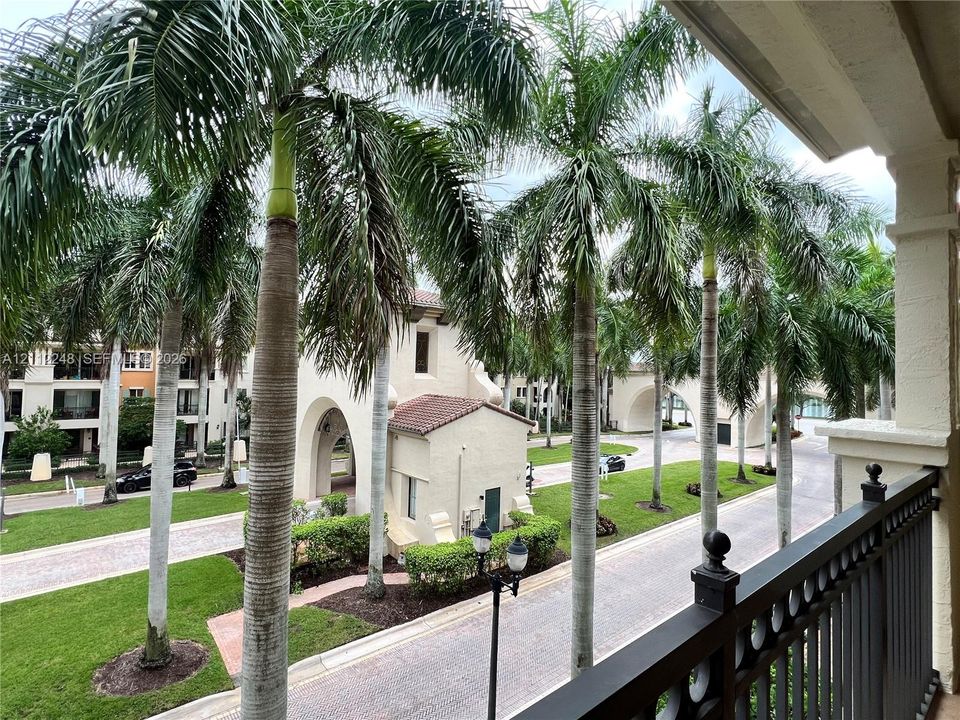 For Rent: $3,500 (3 beds, 2 baths, 1865 Square Feet)