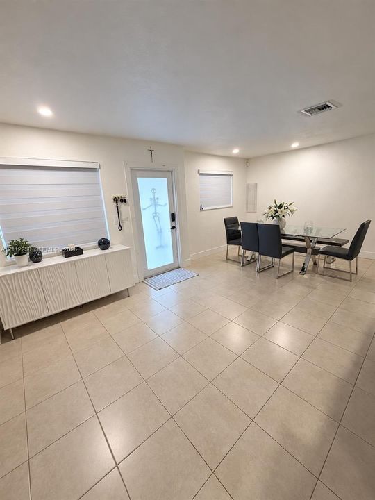 For Sale: $670,000 (3 beds, 2 baths, 1623 Square Feet)