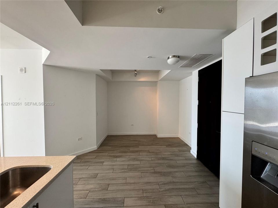 For Rent: $4,100 (2 beds, 2 baths, 1097 Square Feet)