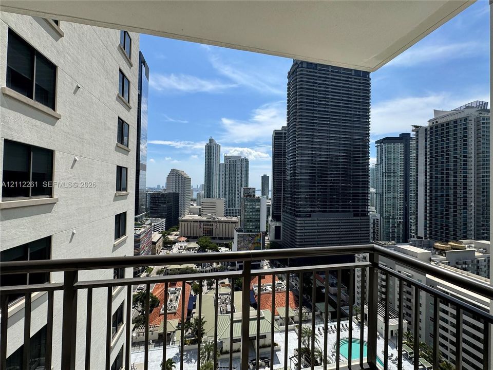 For Rent: $4,100 (2 beds, 2 baths, 1097 Square Feet)