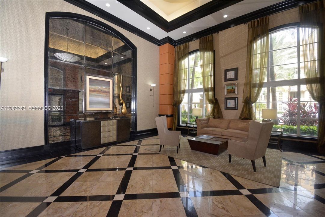 For Rent: $2,290 (1 beds, 1 baths, 836 Square Feet)