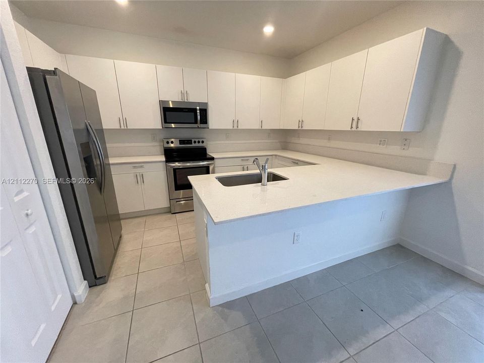 В аренду: $2,650 (3 спален, 2 ванн, 1612 Квадратных фут)