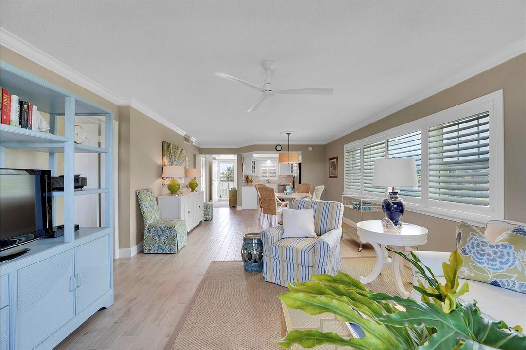 306 Living to Dining Area