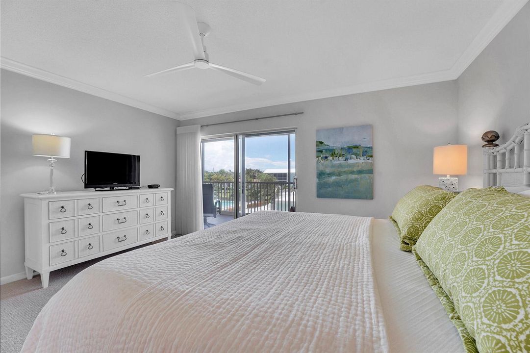 306 Primary Bedroom