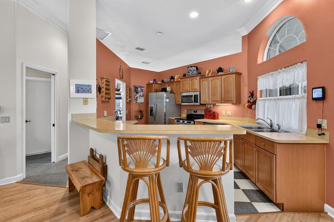 6508KingsHwy(18)