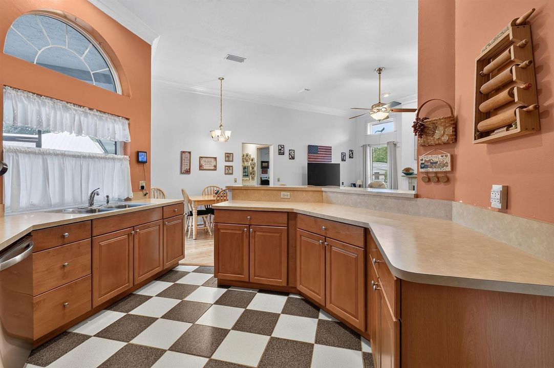 6508KingsHwy(21)