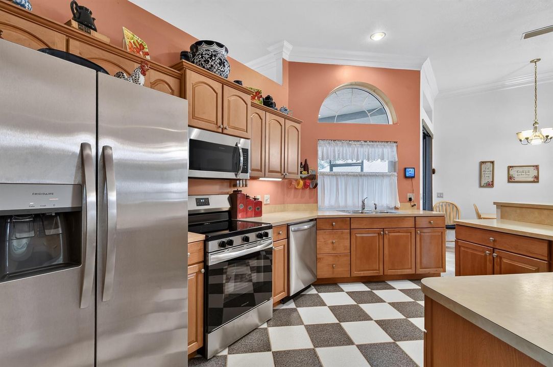 6508KingsHwy(23)
