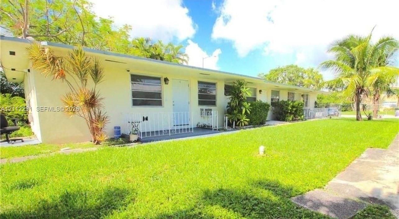 For Rent: $1,590 (1 beds, 1 baths, 675 Square Feet)