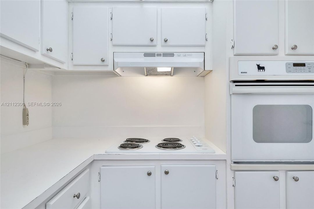 На продажу: $449,000 (1 спален, 1 ванн, 962 Квадратных фут)