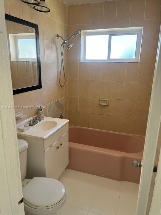 For Rent: $2,200 (2 beds, 1 baths, 1127 Square Feet)