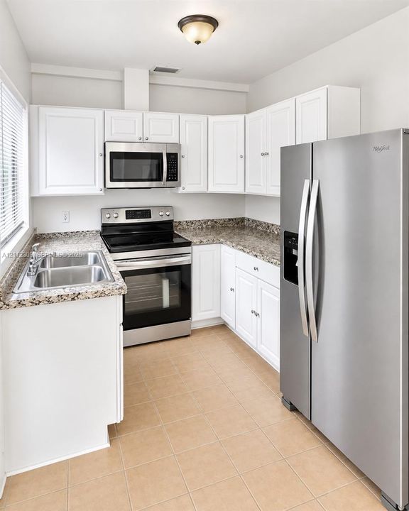 For Rent: $3,650 (3 beds, 2 baths, 1322 Square Feet)