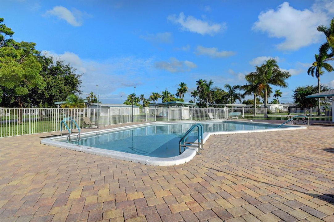 37-web-or-mls-Colonial Estates (1)
