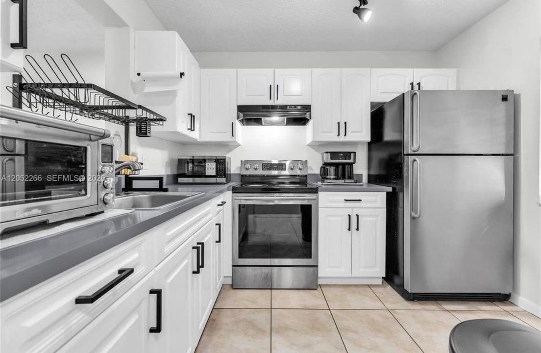 2. Kitchen 8720-101
