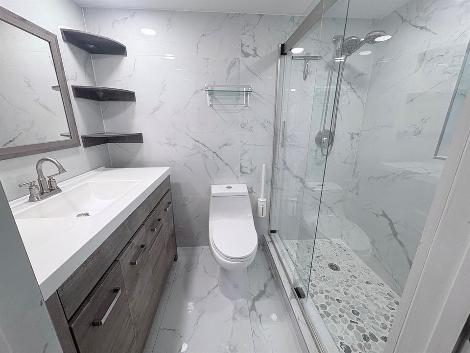 10. Master Bathroom 8720-101