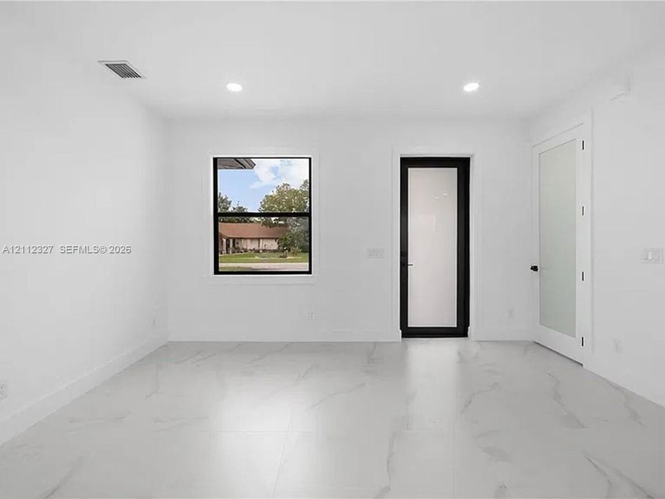 En Venta: $425,000 (3 camas, 2 baños, 0 Pies cuadrados)