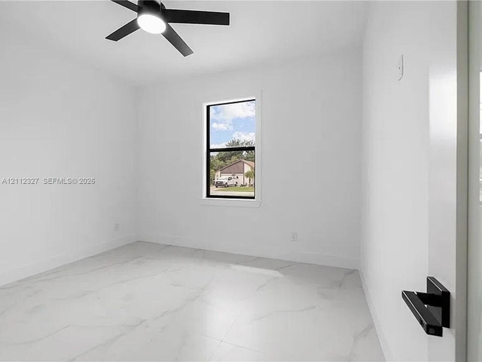 En Venta: $425,000 (3 camas, 2 baños, 0 Pies cuadrados)
