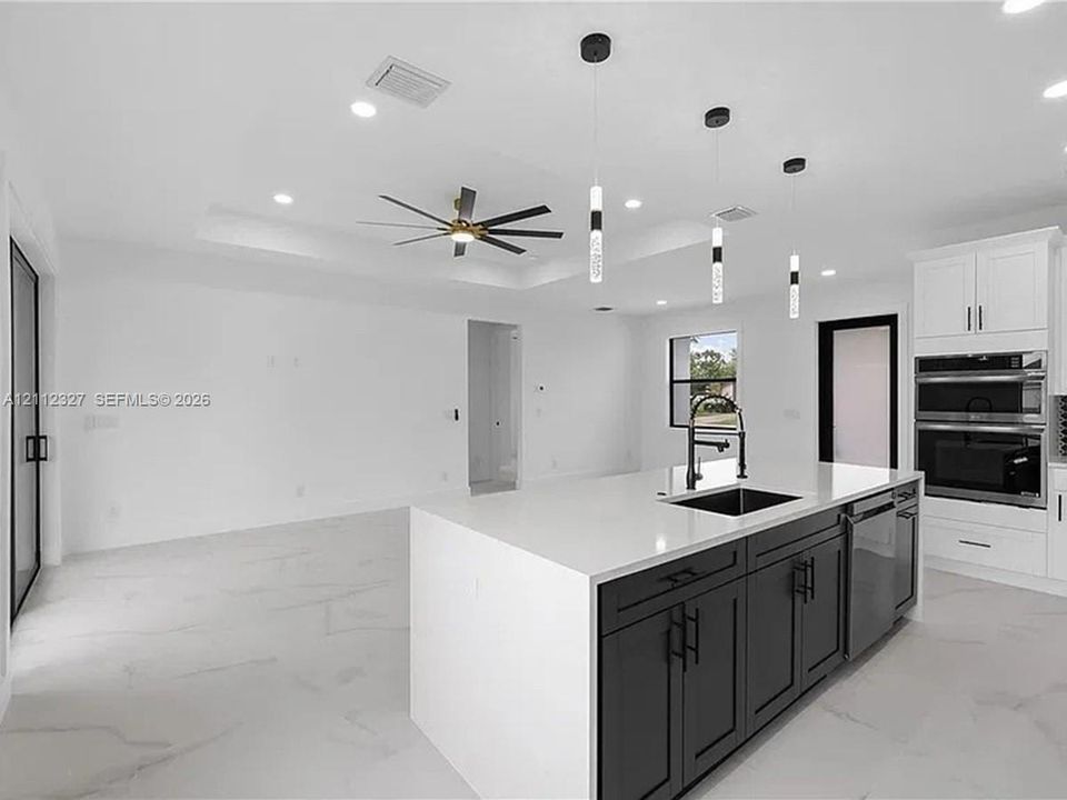 En Venta: $425,000 (3 camas, 2 baños, 0 Pies cuadrados)