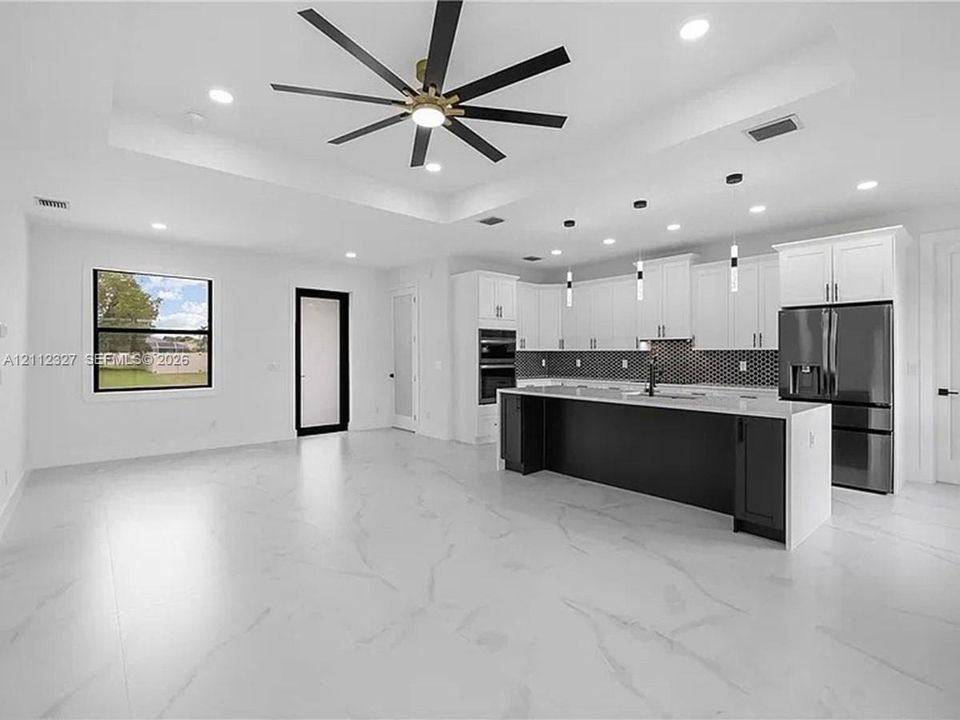 En Venta: $425,000 (3 camas, 2 baños, 0 Pies cuadrados)