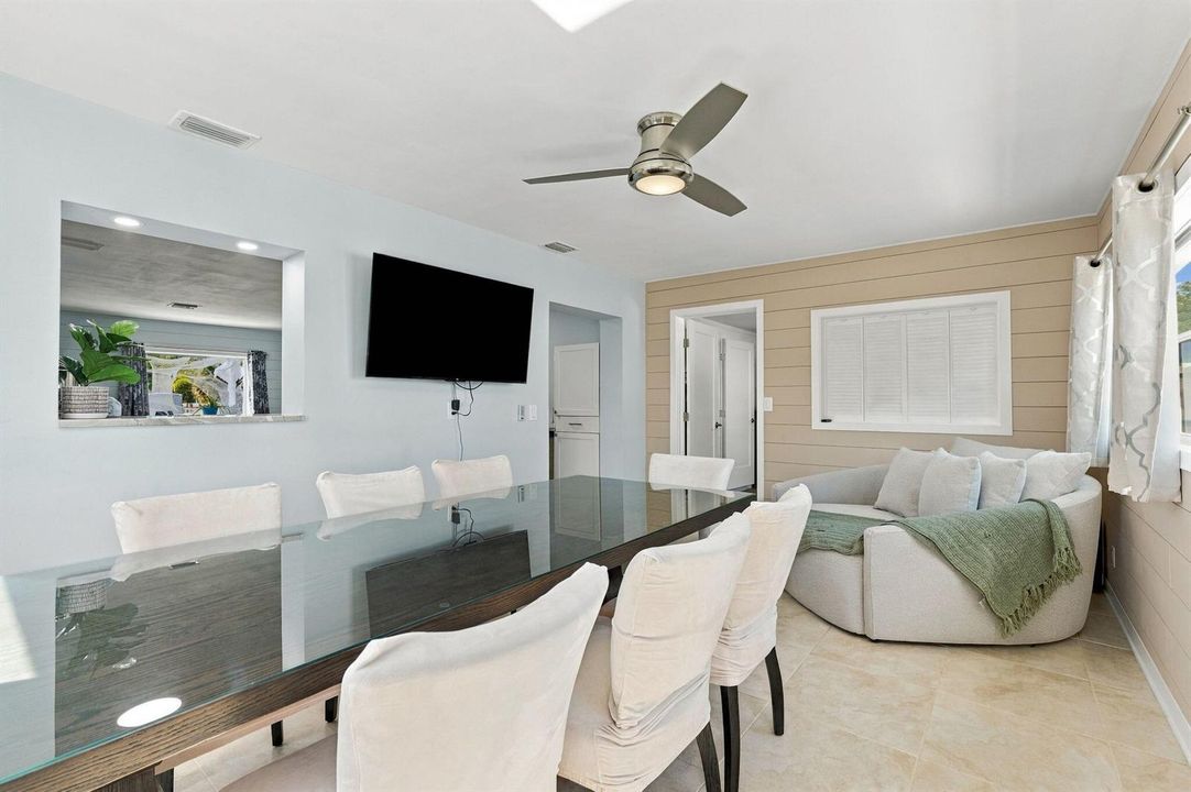 Sunroom/Dining