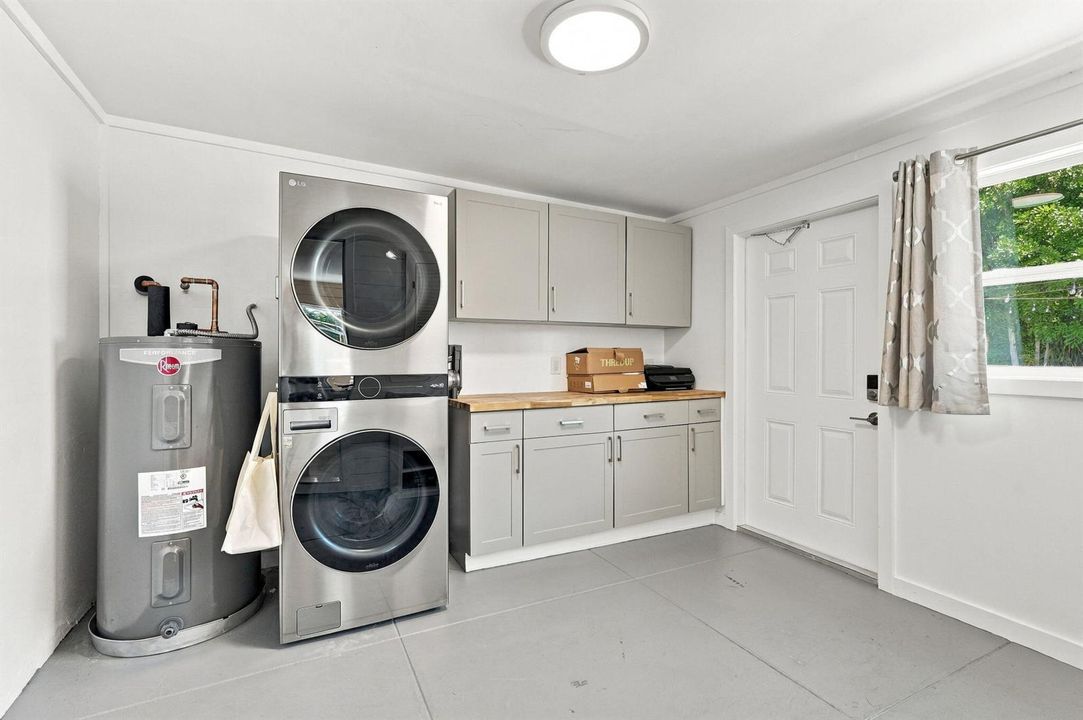 Huge Utility Room