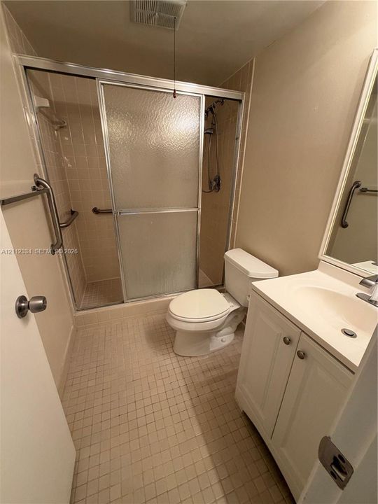 For Rent: $2,075 (2 beds, 2 baths, 979 Square Feet)