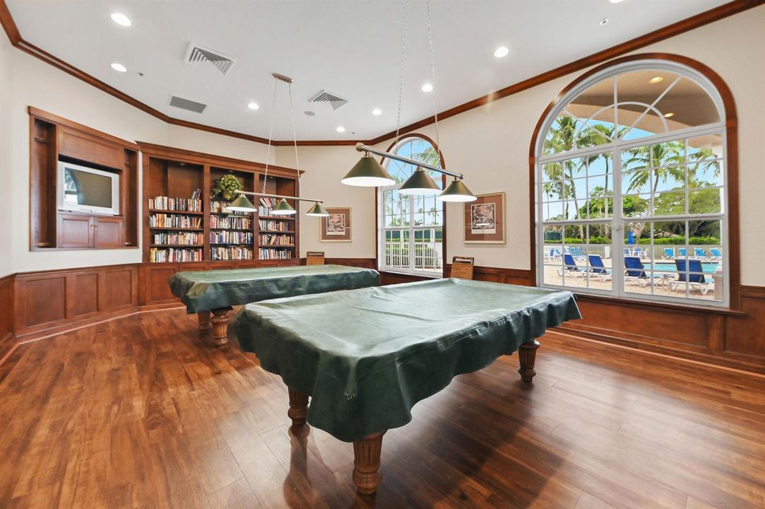 36 Clubhouse 01