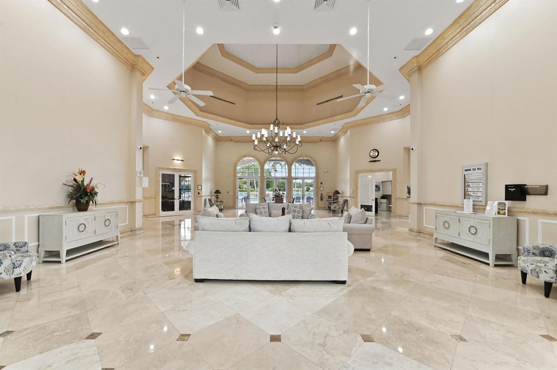 35 Clubhouse 02