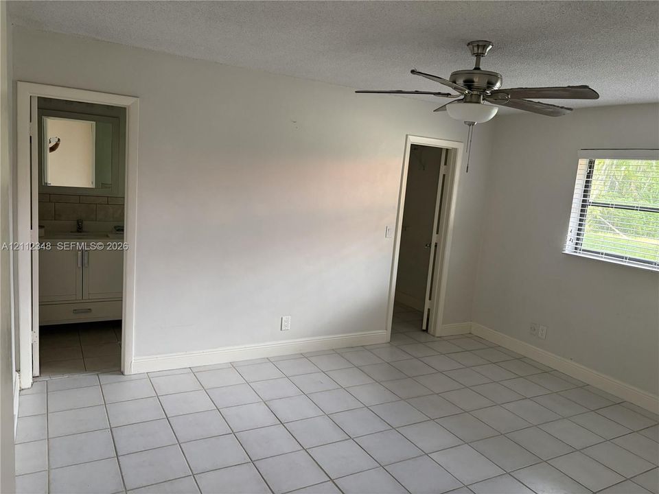For Rent: $3,650 (3 beds, 2 baths, 3733 Square Feet)