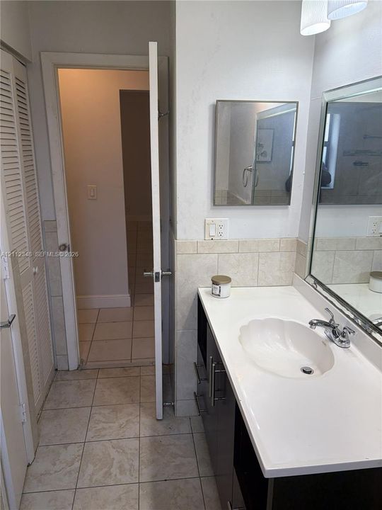 For Rent: $3,650 (3 beds, 2 baths, 3733 Square Feet)