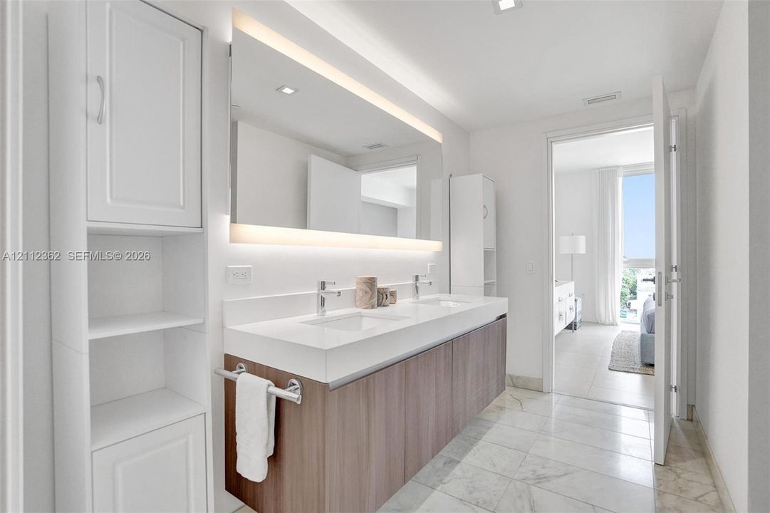 En Venta: $698,500 (1 camas, 1 baños, 826 Pies cuadrados)