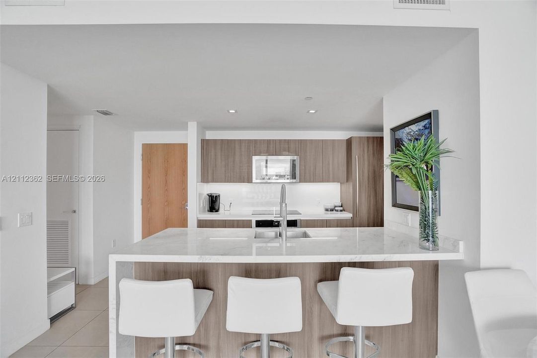 En Venta: $698,500 (1 camas, 1 baños, 826 Pies cuadrados)