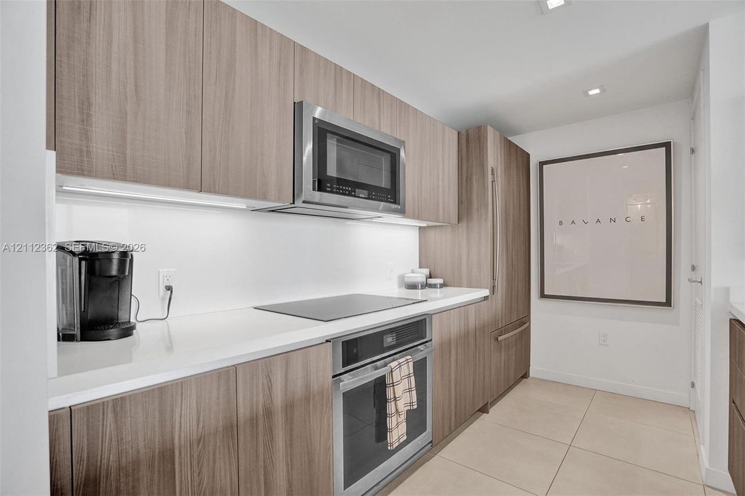 En Venta: $698,500 (1 camas, 1 baños, 826 Pies cuadrados)