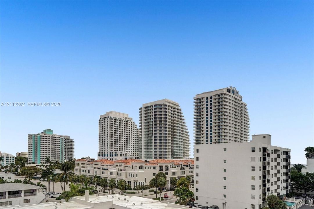 En Venta: $698,500 (1 camas, 1 baños, 826 Pies cuadrados)