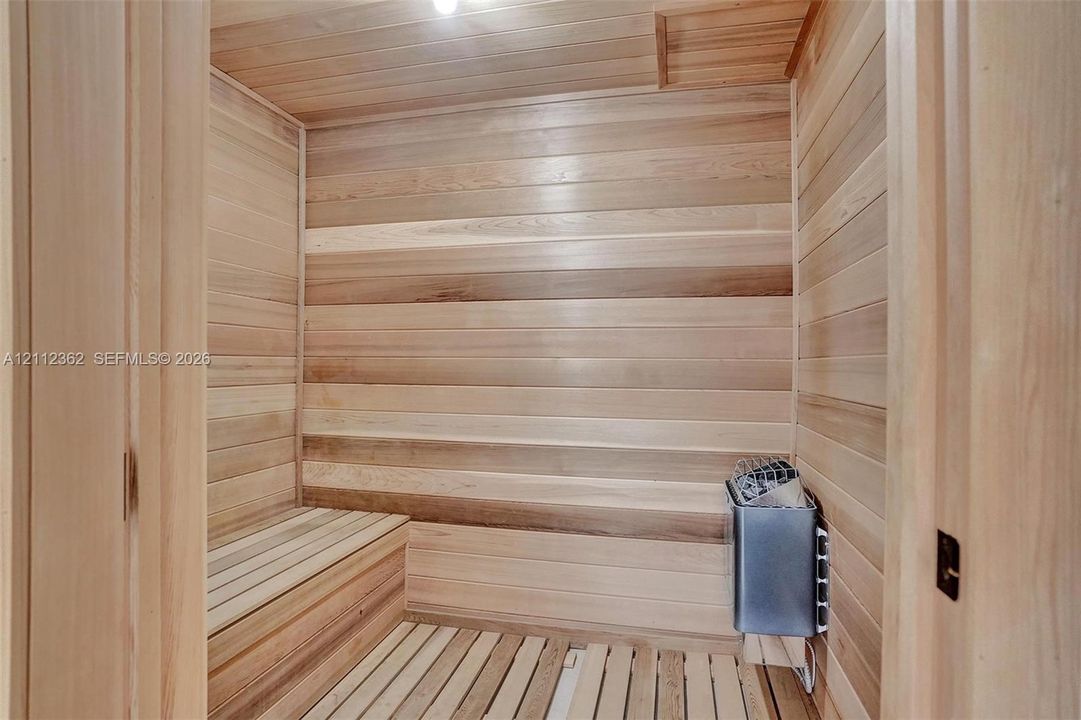 En Venta: $698,500 (1 camas, 1 baños, 826 Pies cuadrados)