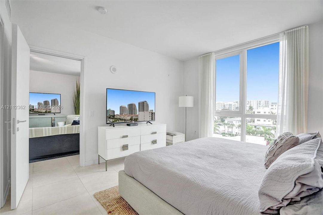 En Venta: $698,500 (1 camas, 1 baños, 826 Pies cuadrados)