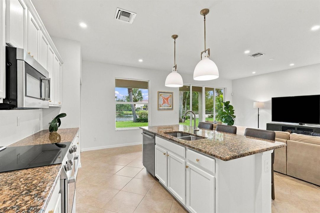 30-web-or-mls-198_Umbrella_Place_022