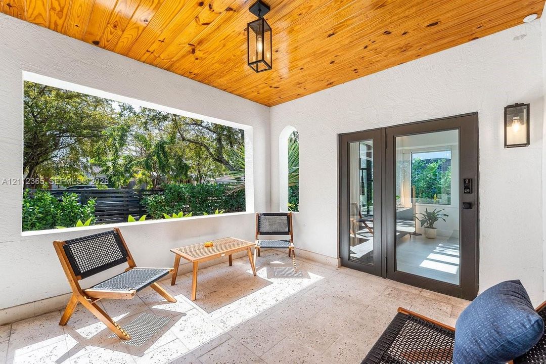 На продажу: $1,995,000 (3 спален, 3 ванн, 1968 Квадратных фут)