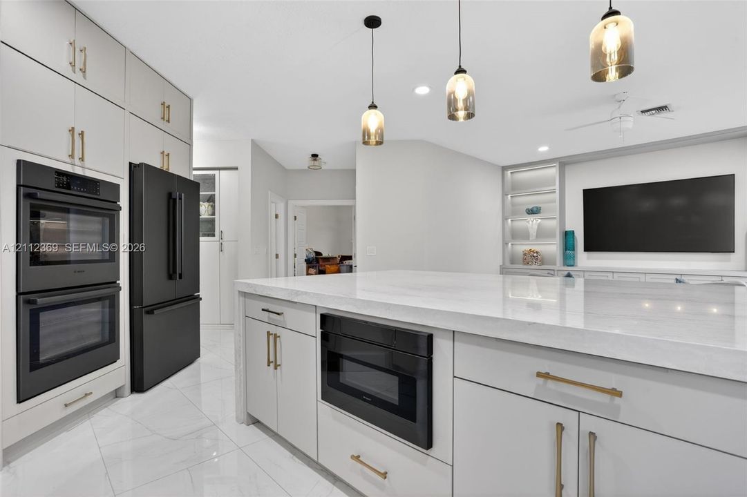 En Venta: $939,000 (5 camas, 3 baños, 3235 Pies cuadrados)