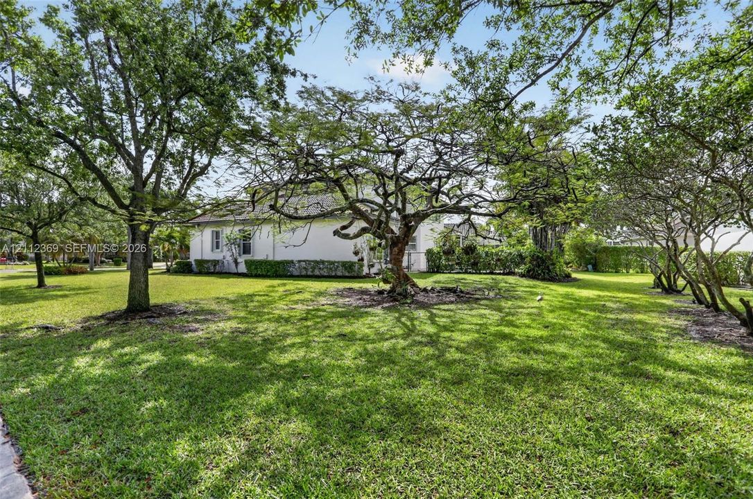 En Venta: $939,000 (5 camas, 3 baños, 3235 Pies cuadrados)
