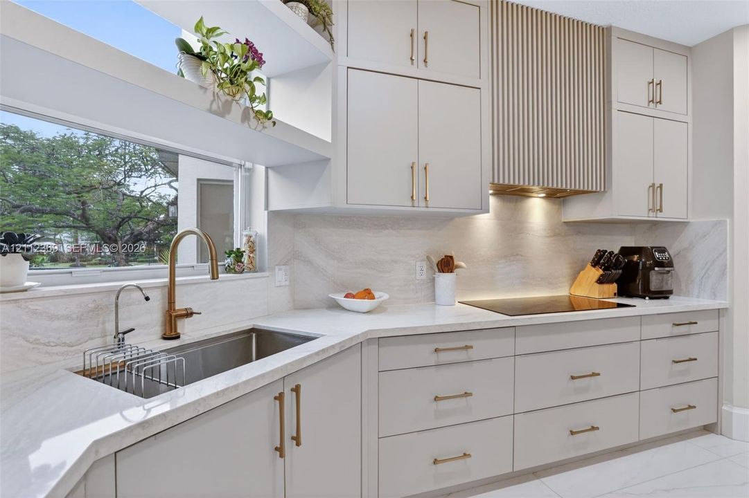 En Venta: $939,000 (5 camas, 3 baños, 3235 Pies cuadrados)