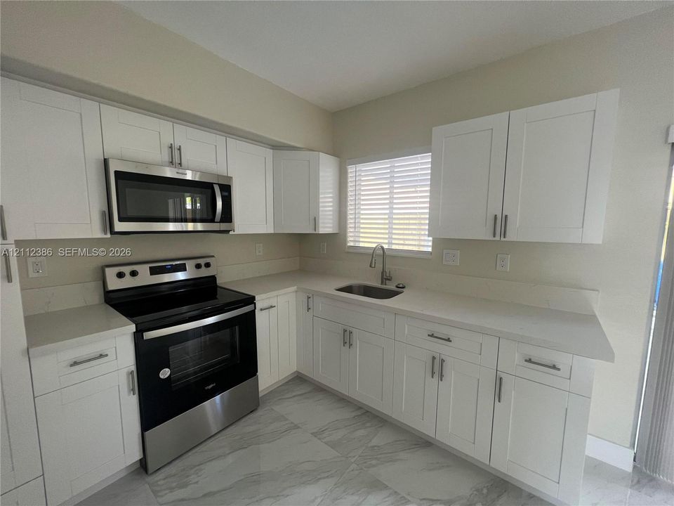 For Rent: $2,700 (3 beds, 2 baths, 1018 Square Feet)